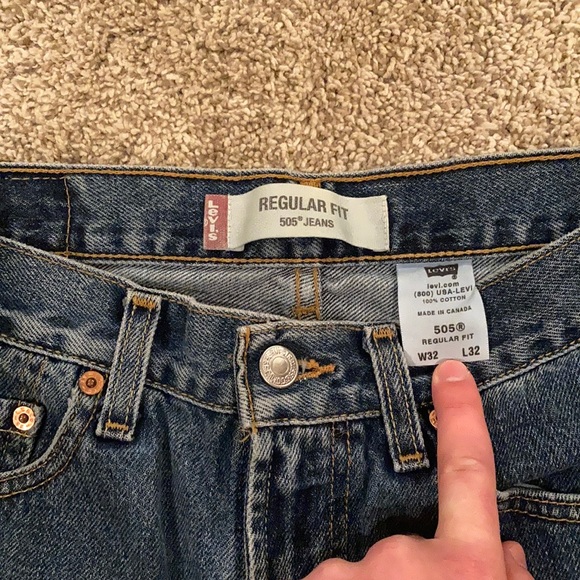 Vintage Levi’s 505 Jeans - Picture 5 of 6